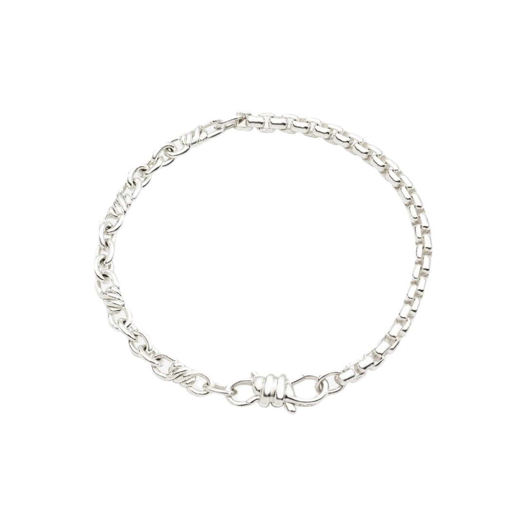 Classic Silver Chain Bracelet with Timeless Appeal