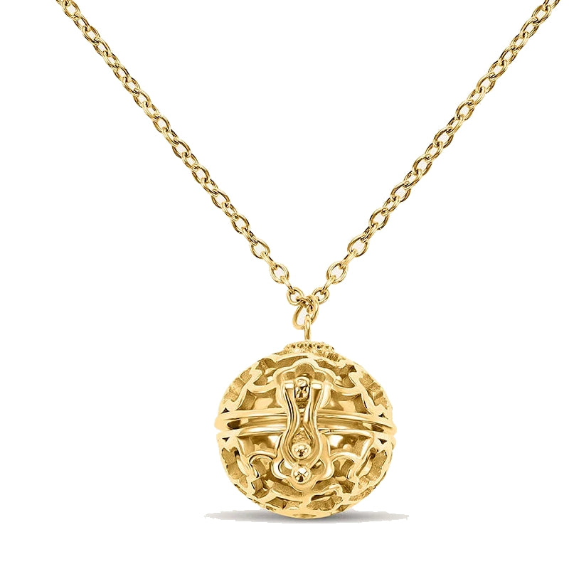 Radiant Gold Pendant Necklace with Timeless Charm
