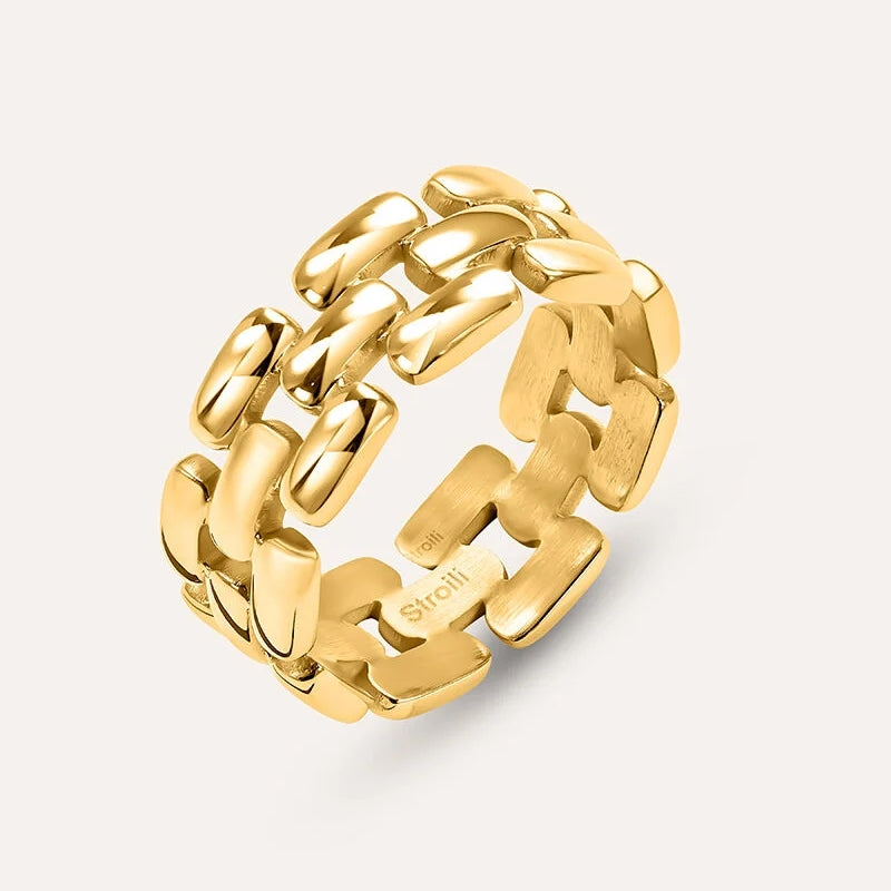 Bold Chain Link Statement Ring in Radiant Gold