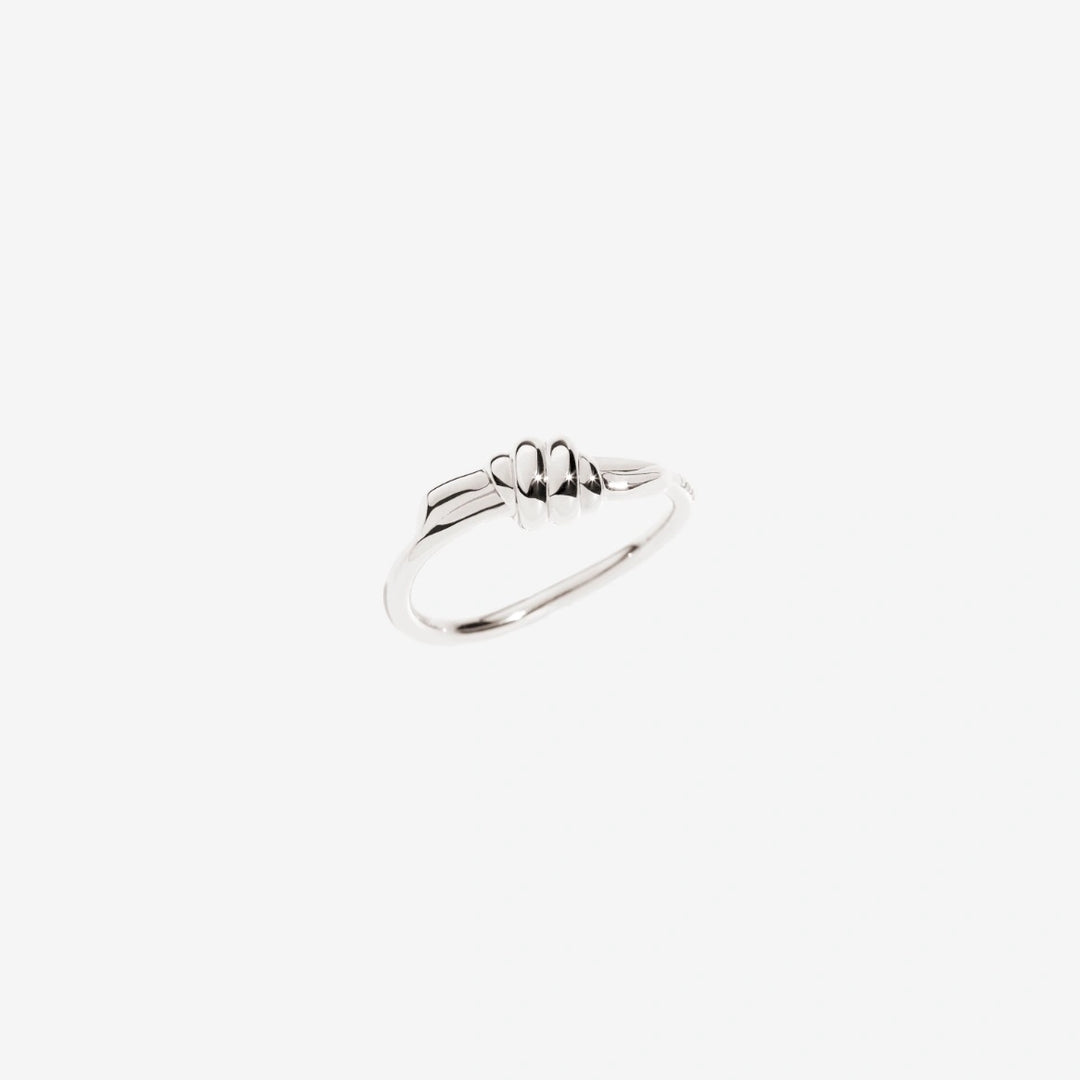 Sleek Minimalist Silver Band with Timeless Appeal