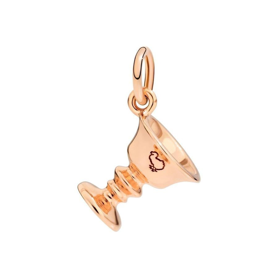 Radiant Gold Pendant Charm with Timeless Appeal
